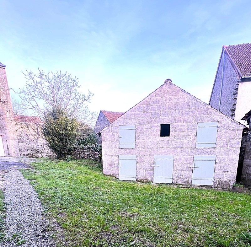 Grand jardin avec espace stationnement privé HAUTE VIENNE 87 Bersac sur Rivalier Gîte Chez Charles