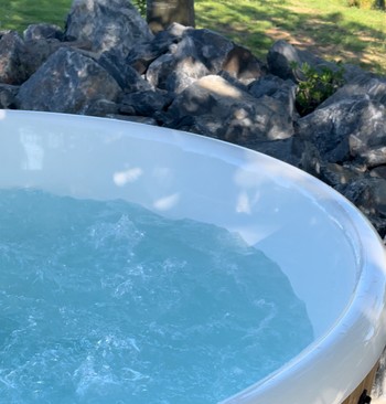 Bain nordique OPTIONNEL
50€ LA SÉANCE d'1 HEURE / PEIGNOIRS INCLUS