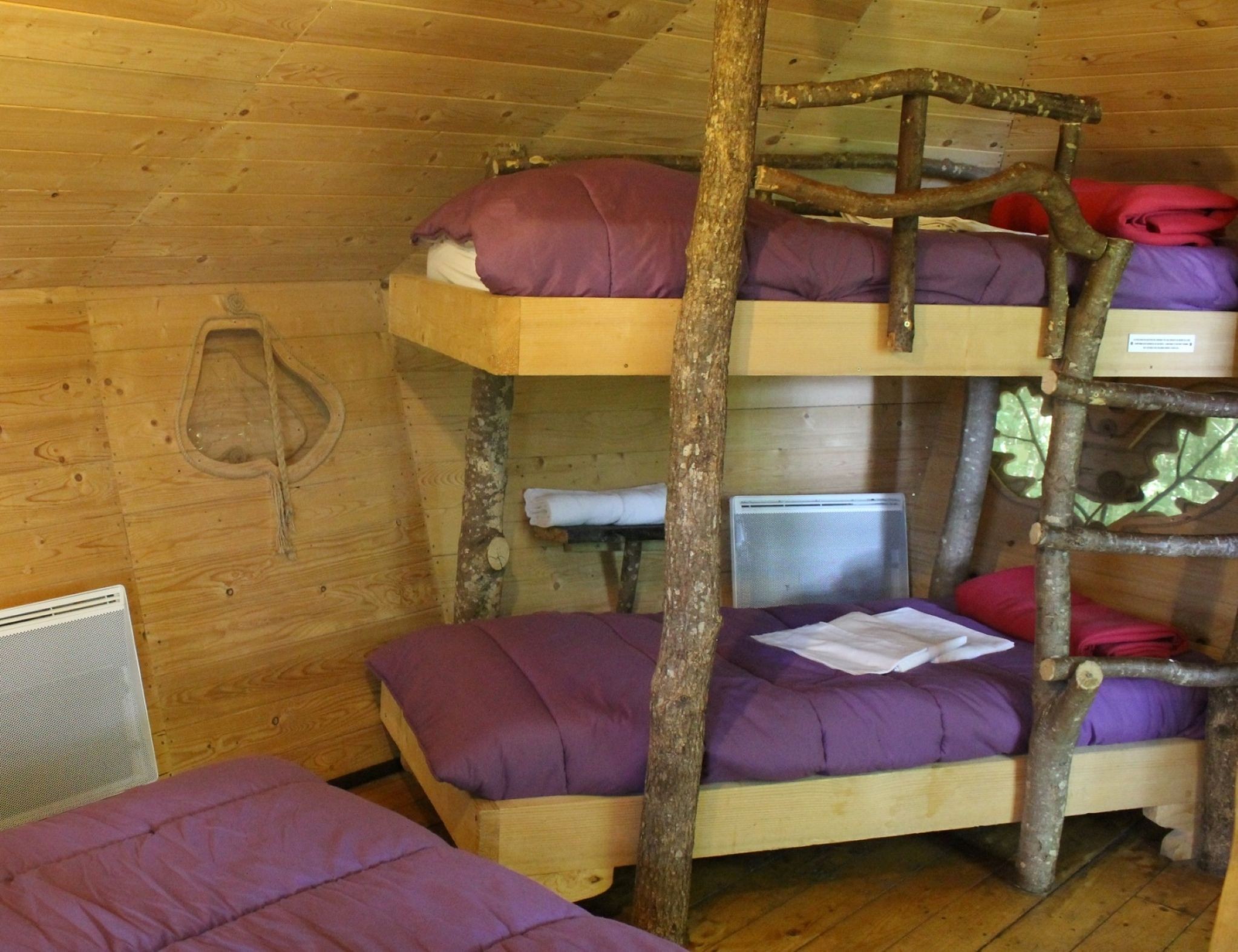 Cabane dans les arbres pour 4 personnes, Défi Planet, Dienné, Vienne