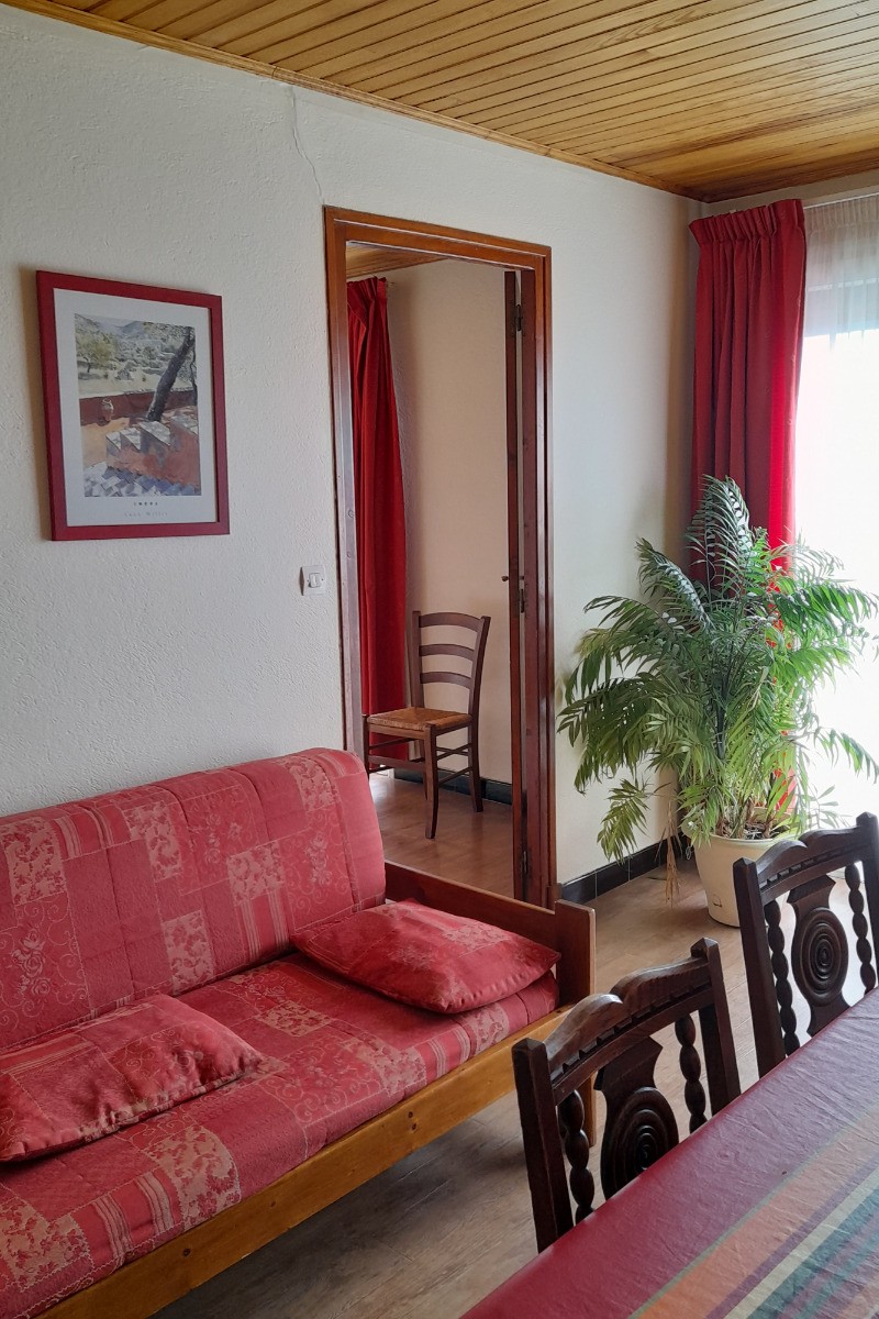 Séjour, porte donnant sur la chambre