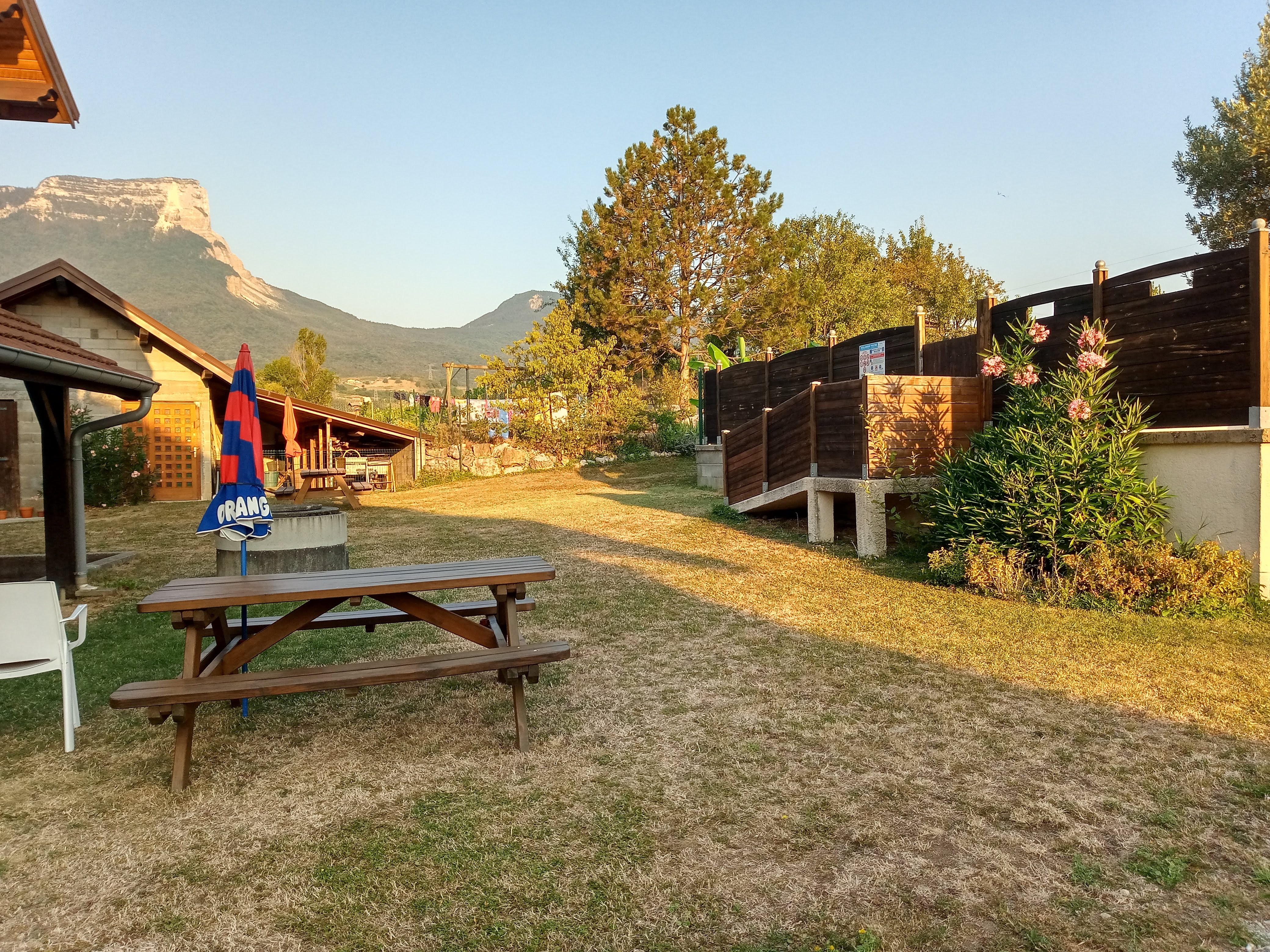 L’extérieur l’été tres chaud 
