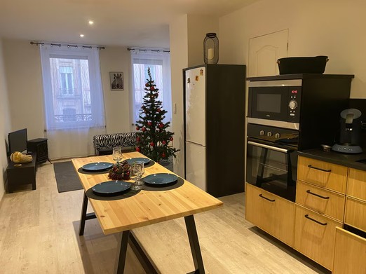 Cuisine ouverte sur le salon - Appartement le Cosi Vosgien - Raon l'Etape