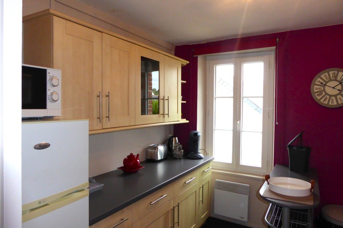 The separate kitchen is very well equipped (dishwasher, oven, ceramic hob, appliances, plenty of quality crockery, etc.) M. COUPLIERE