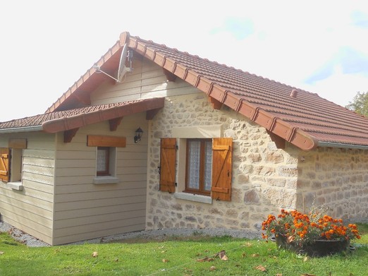 Location de vacances La Grisolla Gîte familial avec un grand espace extérieur à la campagne en Creuse