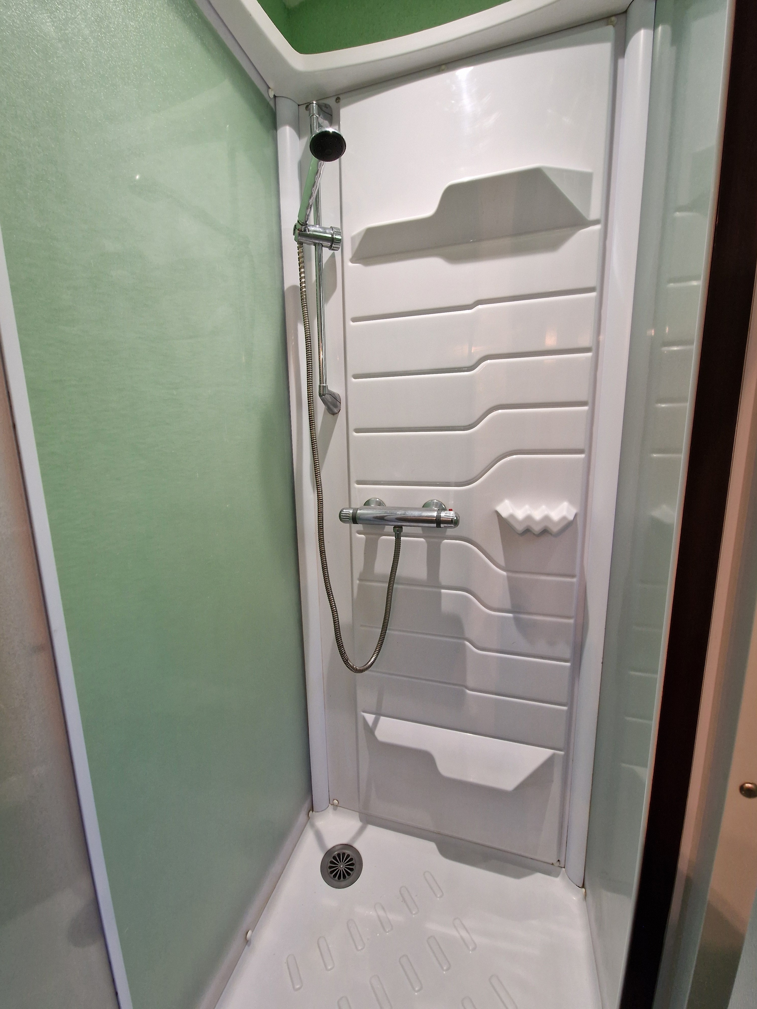 Shower cubicle - Arnica Holiday Cottage