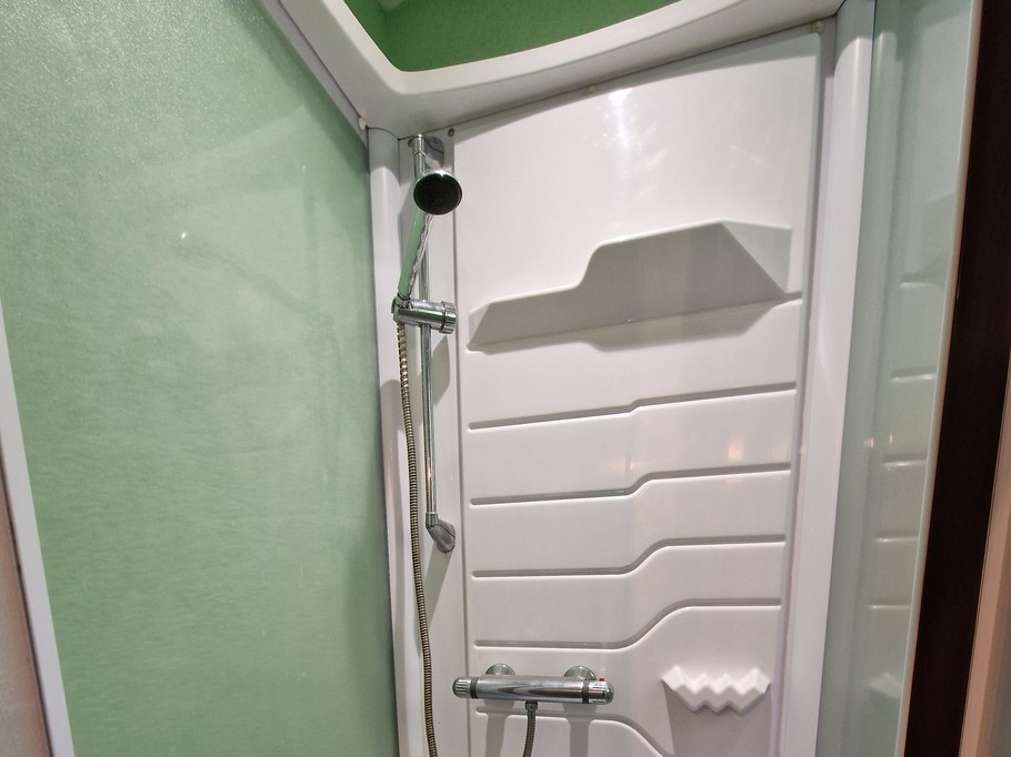 Shower cubicle - Arnica Holiday Cottage