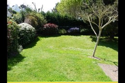 Jardin (700 m2) côté mer