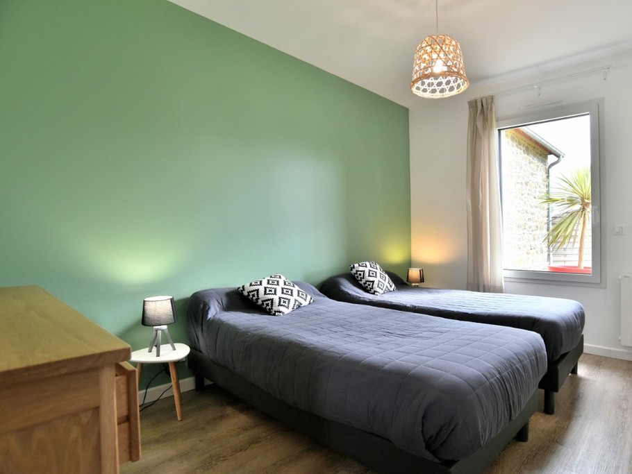 Chambre pour 2 personnes (2 lits 90x190 cm)