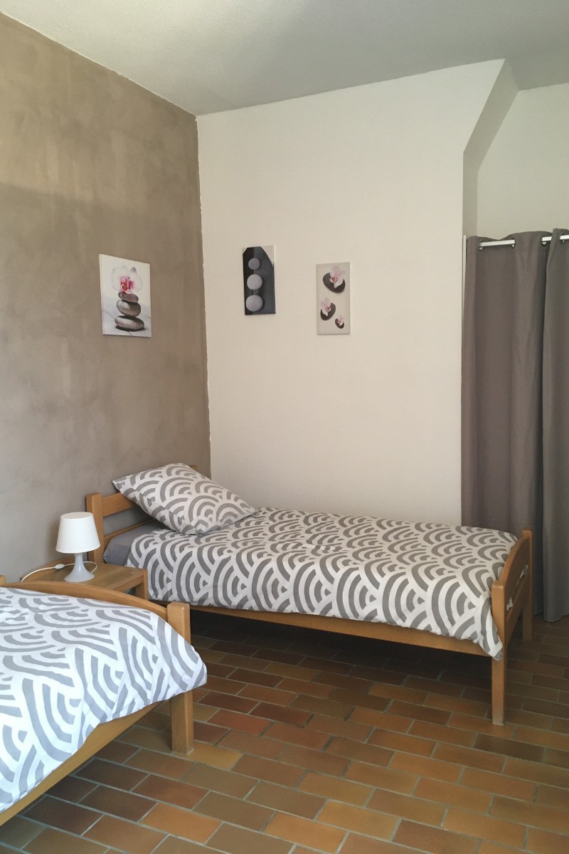 chambre avec 2 lits 90cm