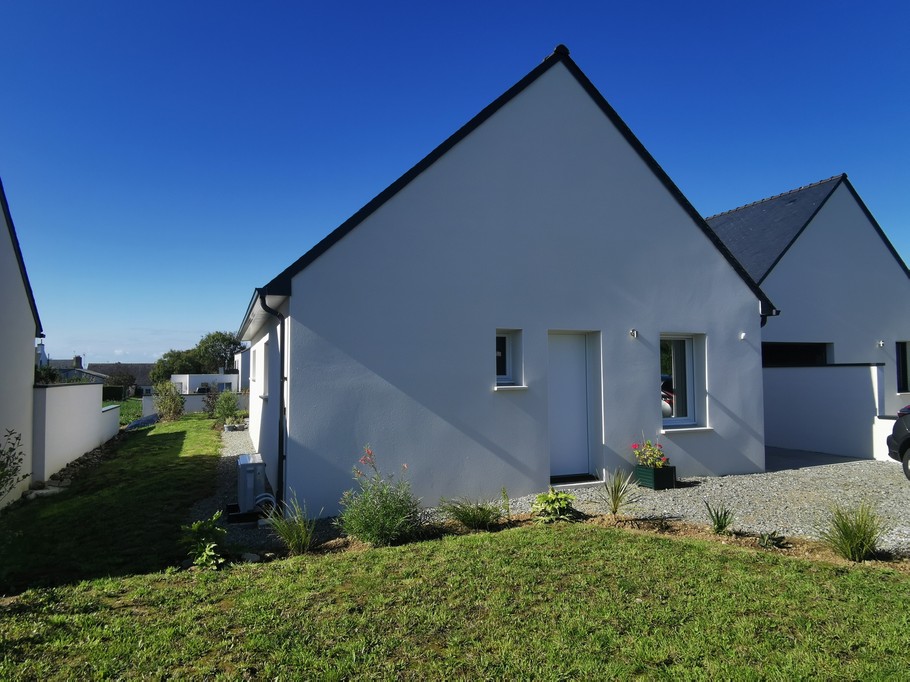 Entrée avec cour extèrieure