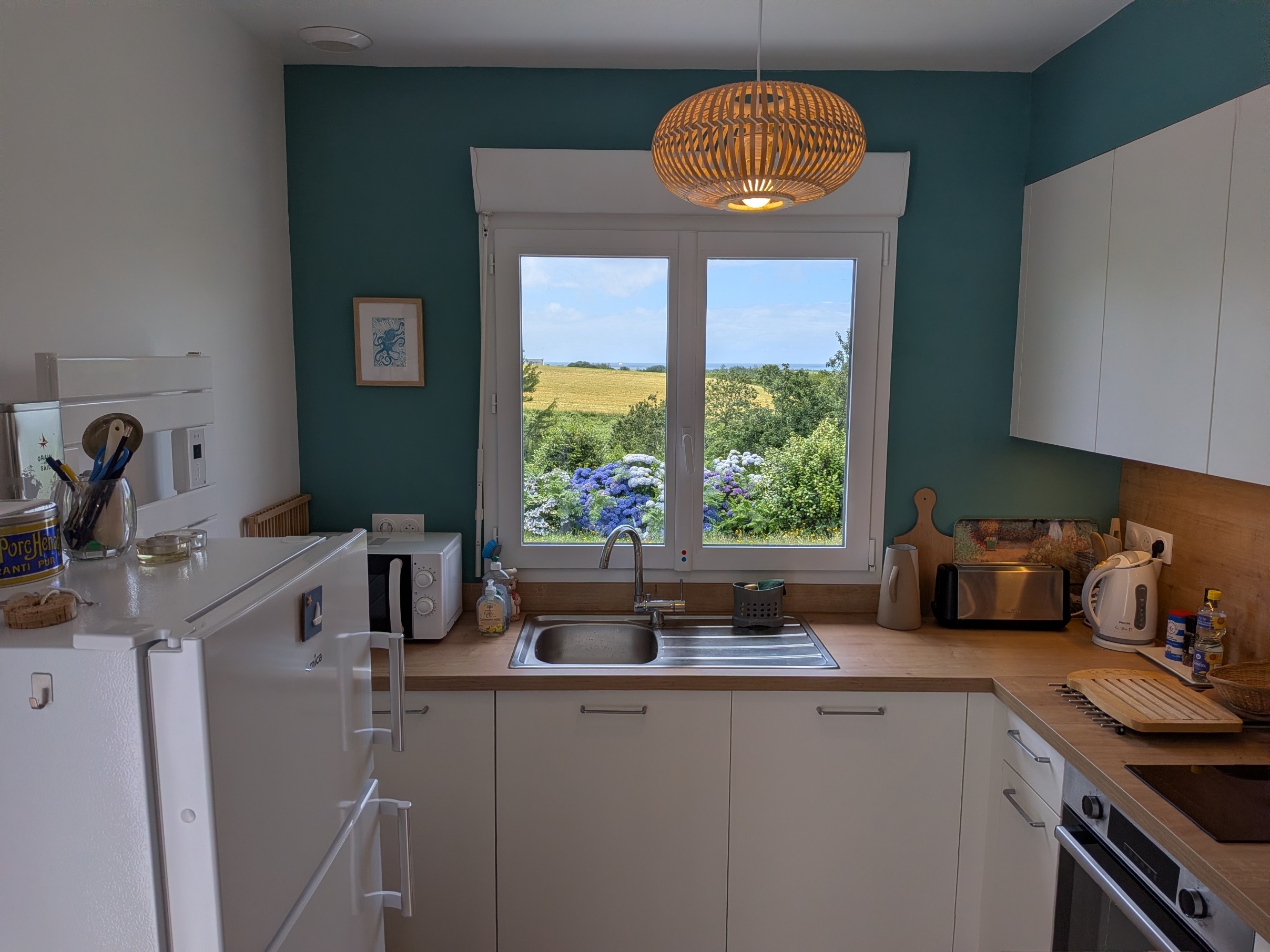 Fully equipped kitchen