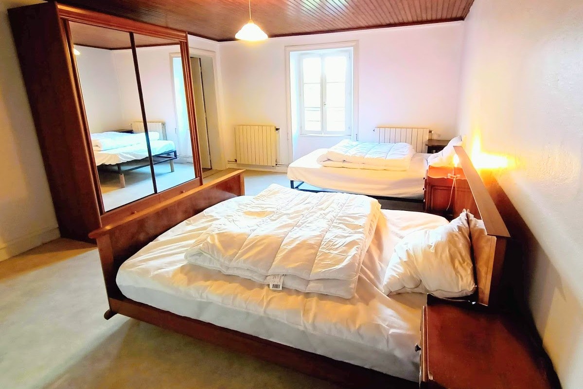 Chambre côté cour (pour les enfants ou amis)