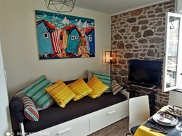 Séjour et coin salon avec vue mer