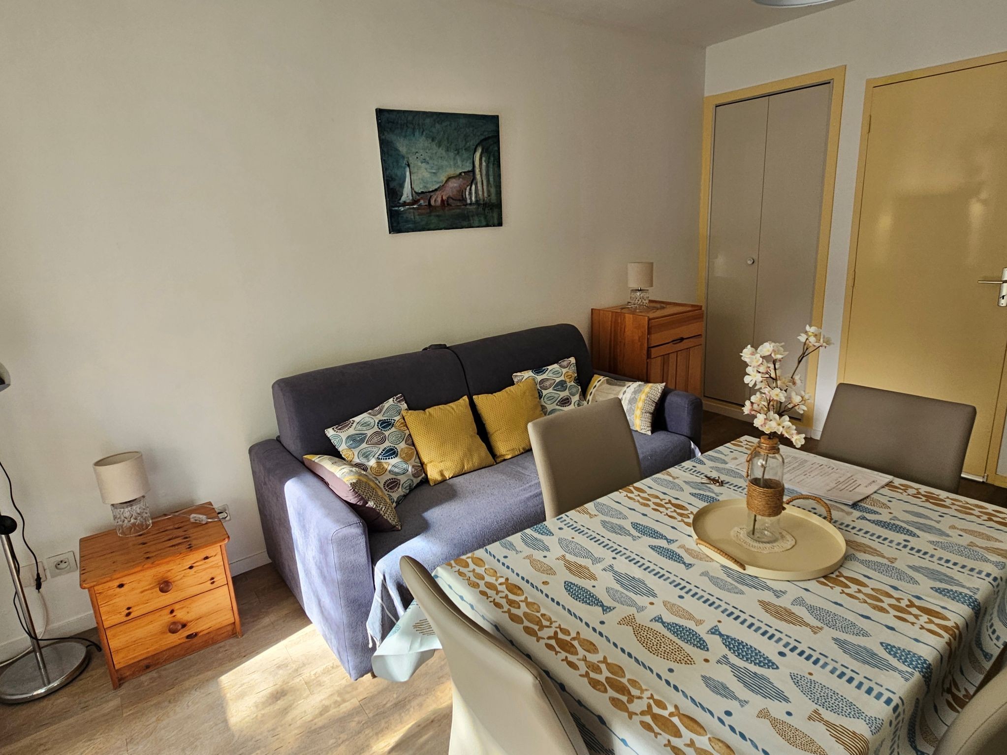 Studio pour 2 à 4 personnes à 150 mètres de la grande plage de St Georges de Didonne, dans une résidence avec un terrain de tennis et 2 boulodromes,  en Charente maritime