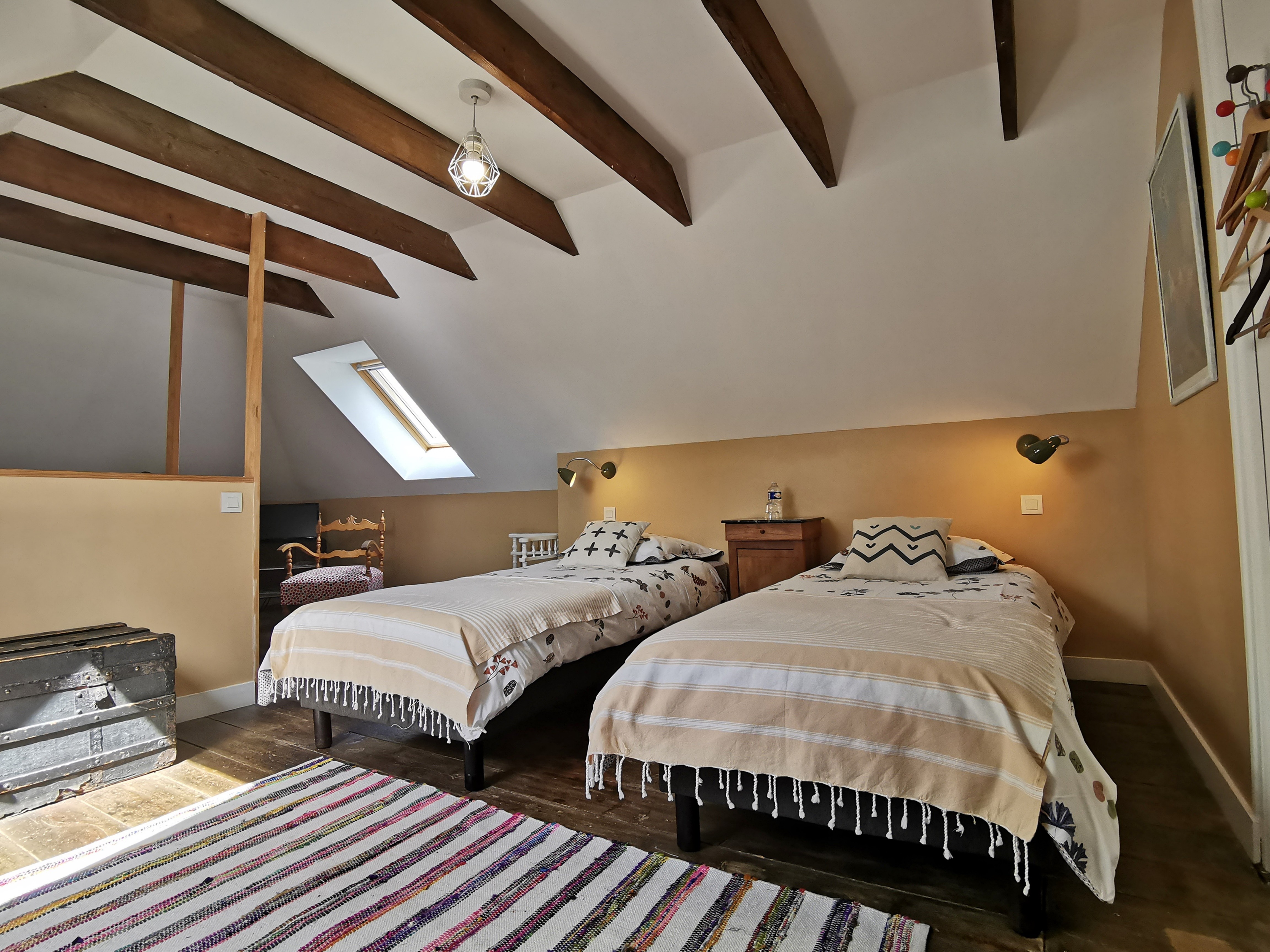 Floor 2: Tristan bedroom with 2 single beds (90cm)