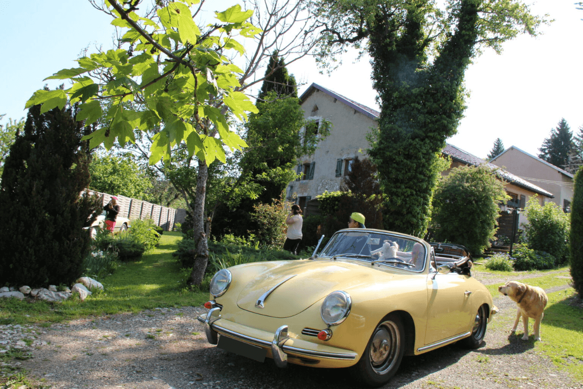 Rassemblement de voitures anciennes