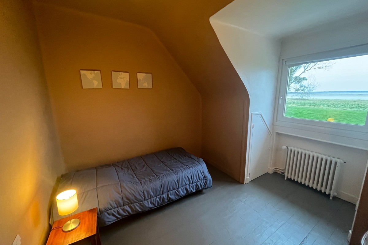 CHAMBRE UN LIT UNE PLACE