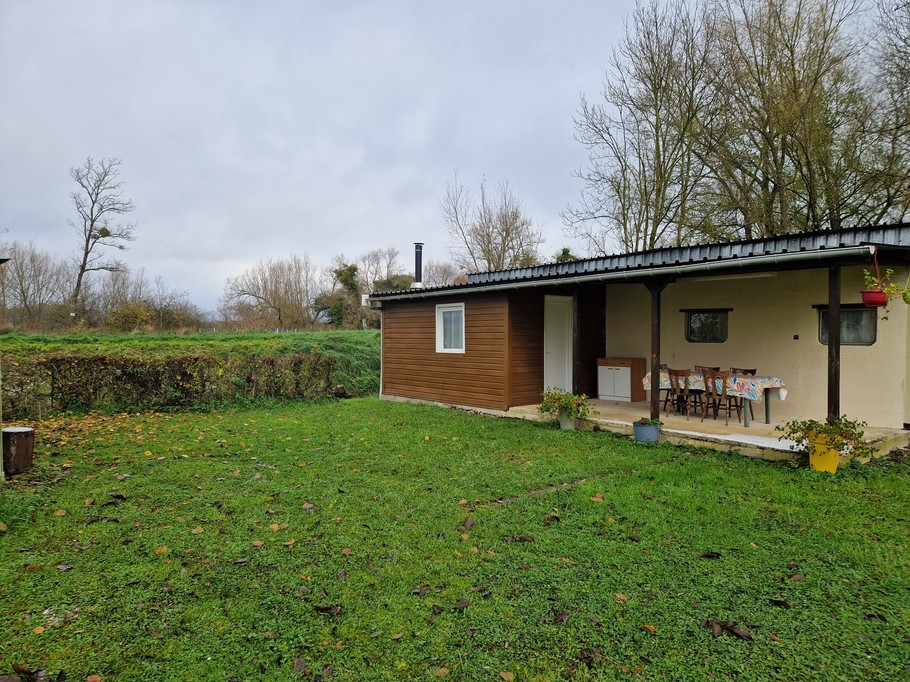 Gite au bord du Canal de l'Est et de la Meuse sauvage