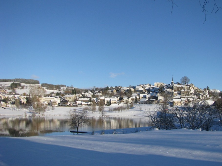 LA TOUR D'AUVERGNE en hiver