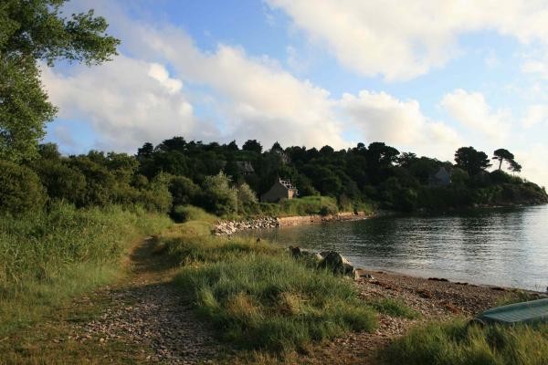 the GR34 at the bottom of La Réserve