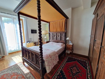 Lit baldaquin, chambre Antoinette - Chambres d'hôtes Le Val du Roy