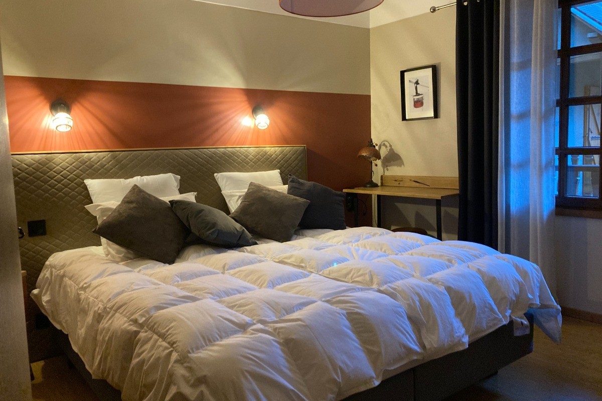 Lit 180*200 avec couette PYRENEX