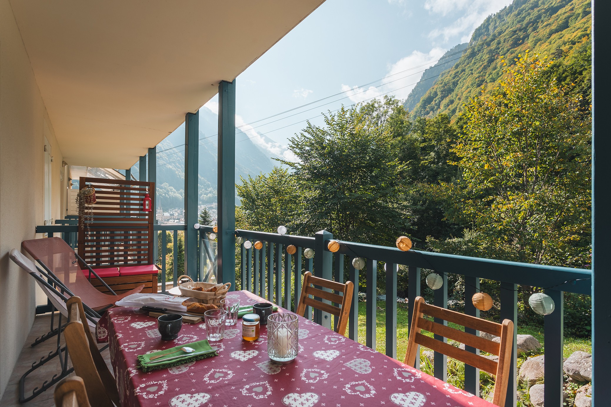 Vue vers la gauche du balcon couvert