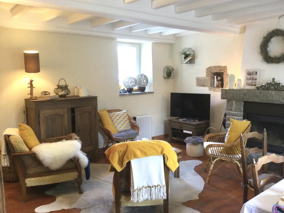 Gîte location de vacances la maison de laurence Mandeville en bessin salon