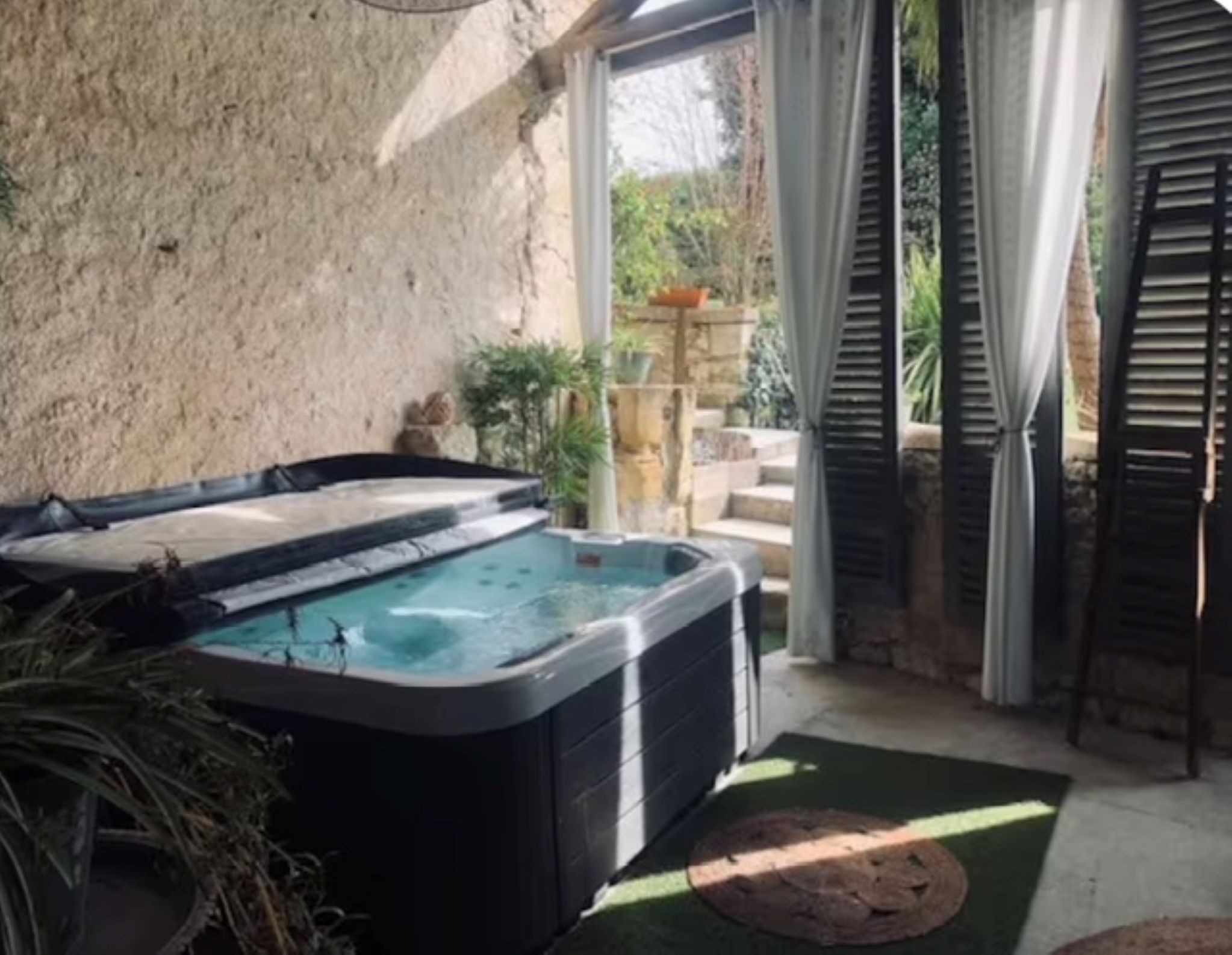 Gite Sauternes of 30 m² with Spa for 2 people in the middle of the vineyards, Le Mas réolais in Gironde