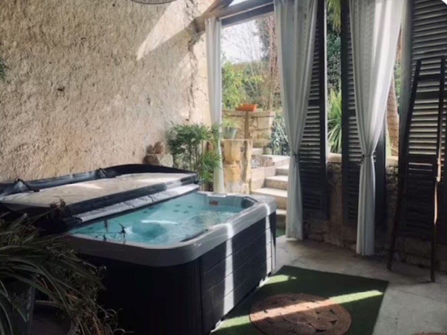 Gite Sauternes of 30 m² with Spa for 2 people in the middle of the vineyards, Le Mas réolais in Gironde