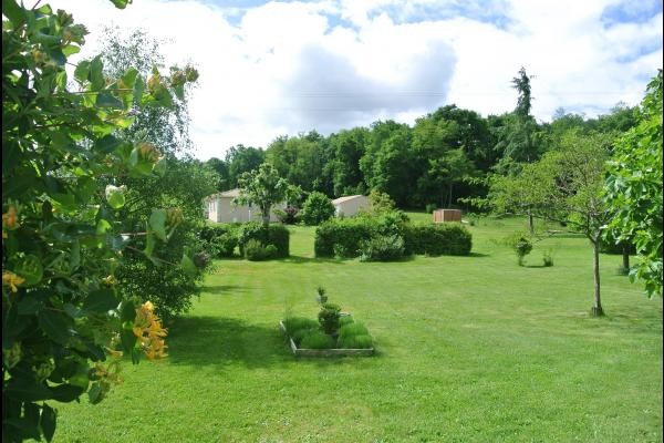 Le jardin - Gîte la Boisse - Rancogne