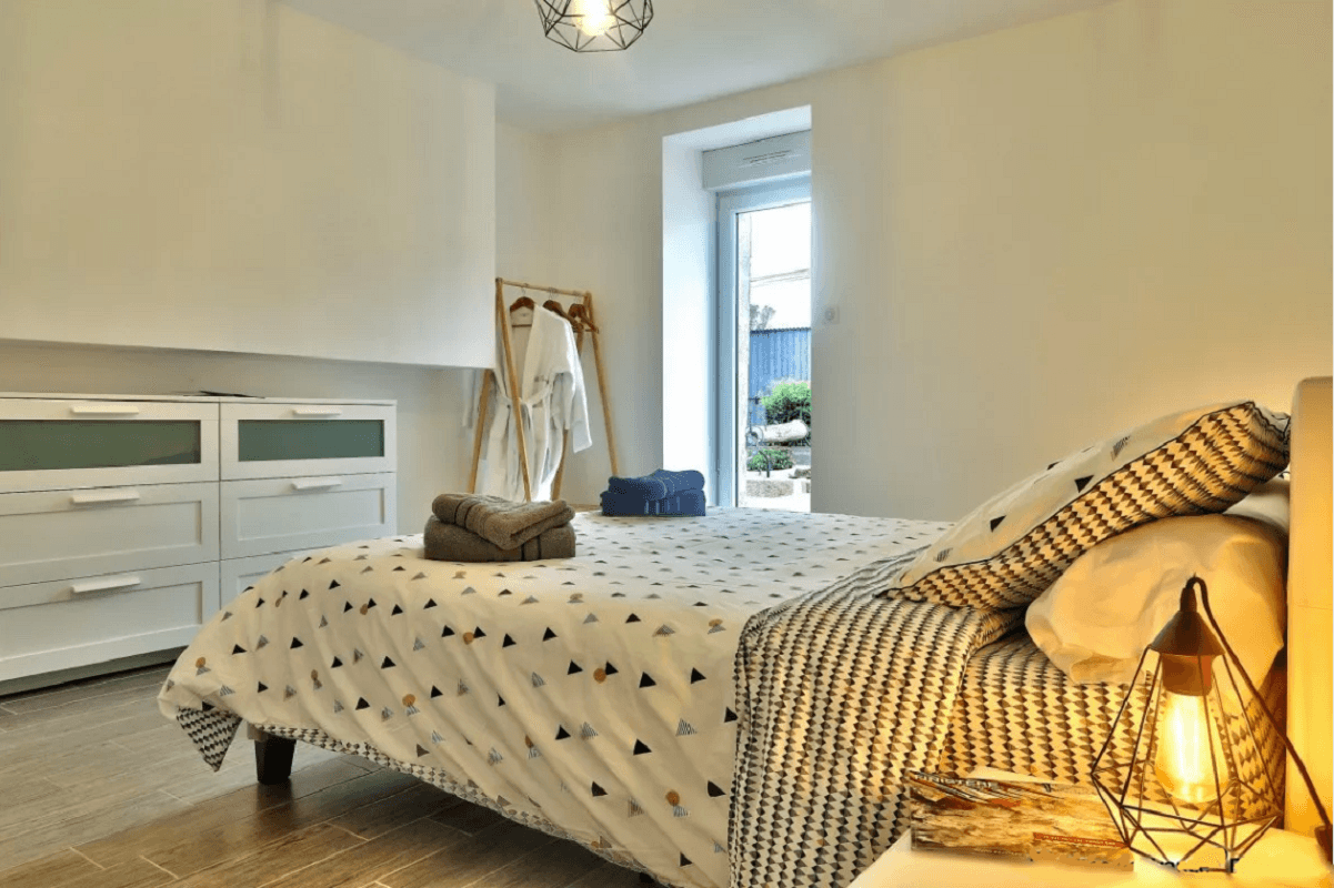 Chambre 2 avec accès terrasse