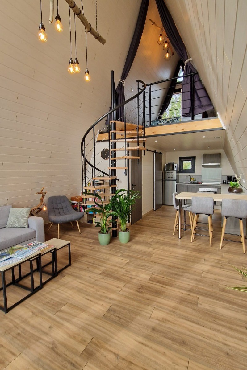 Espace séjour et mezzanine - Chalet Ecureuil