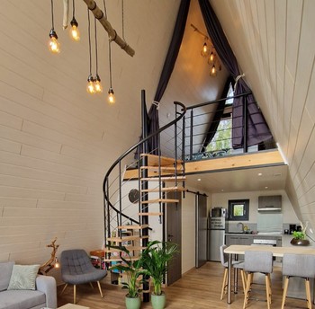 Espace séjour et mezzanine - Chalet Ecureuil