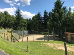 Tennis terrain de volley terrain de boules