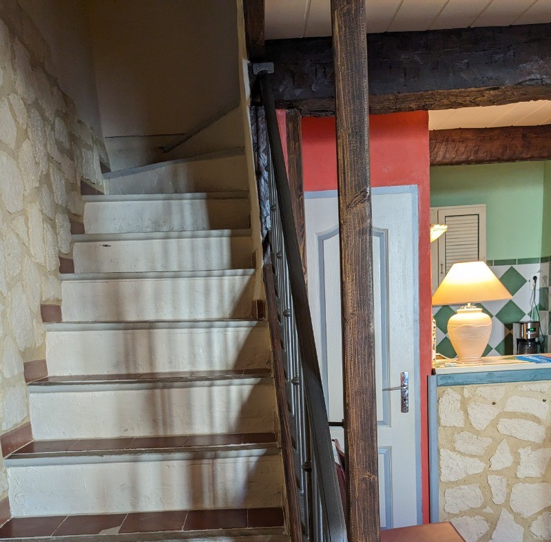 Escalier vers deuxième étage