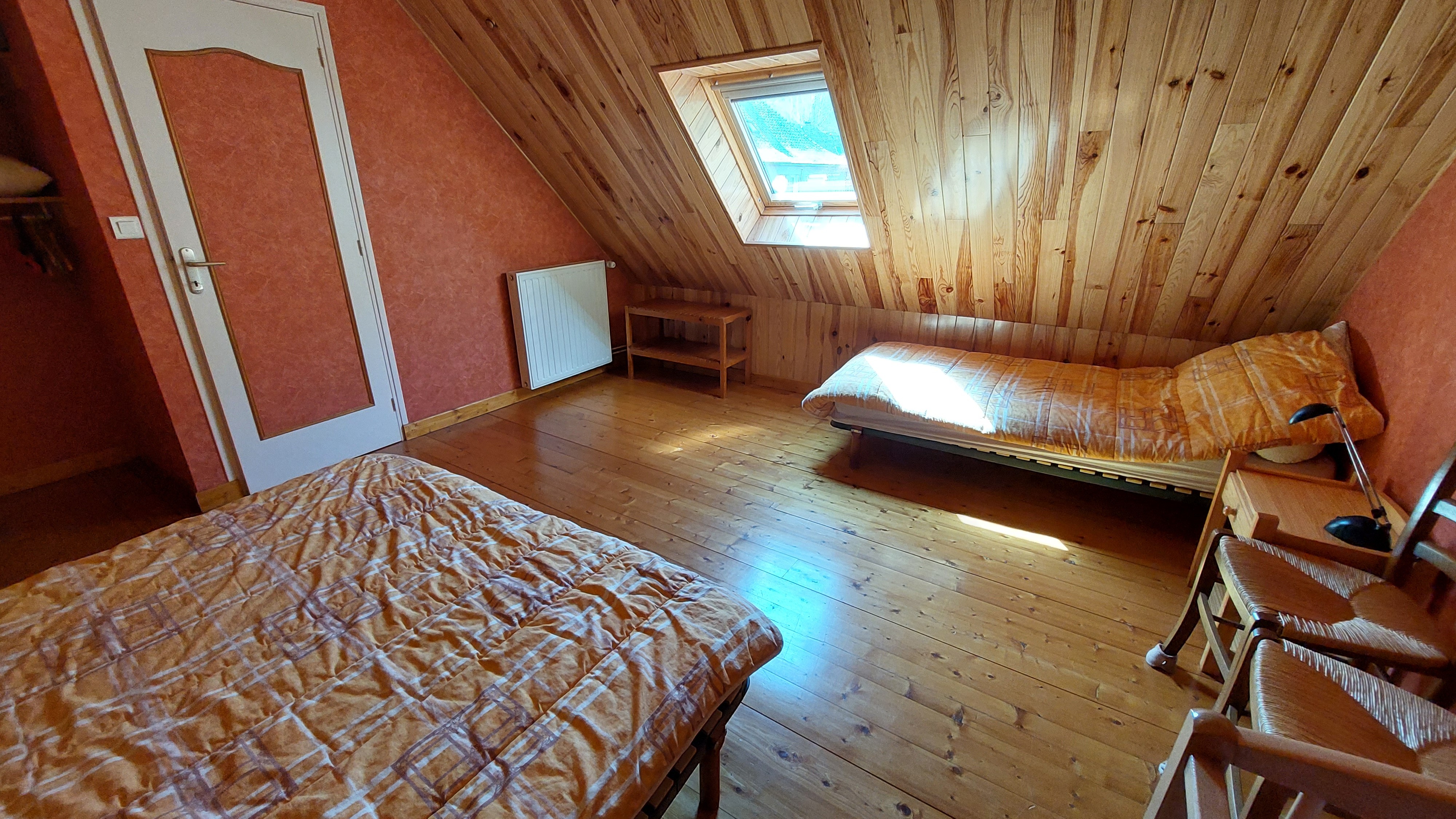 Spacious, cosy upstairs bedroom