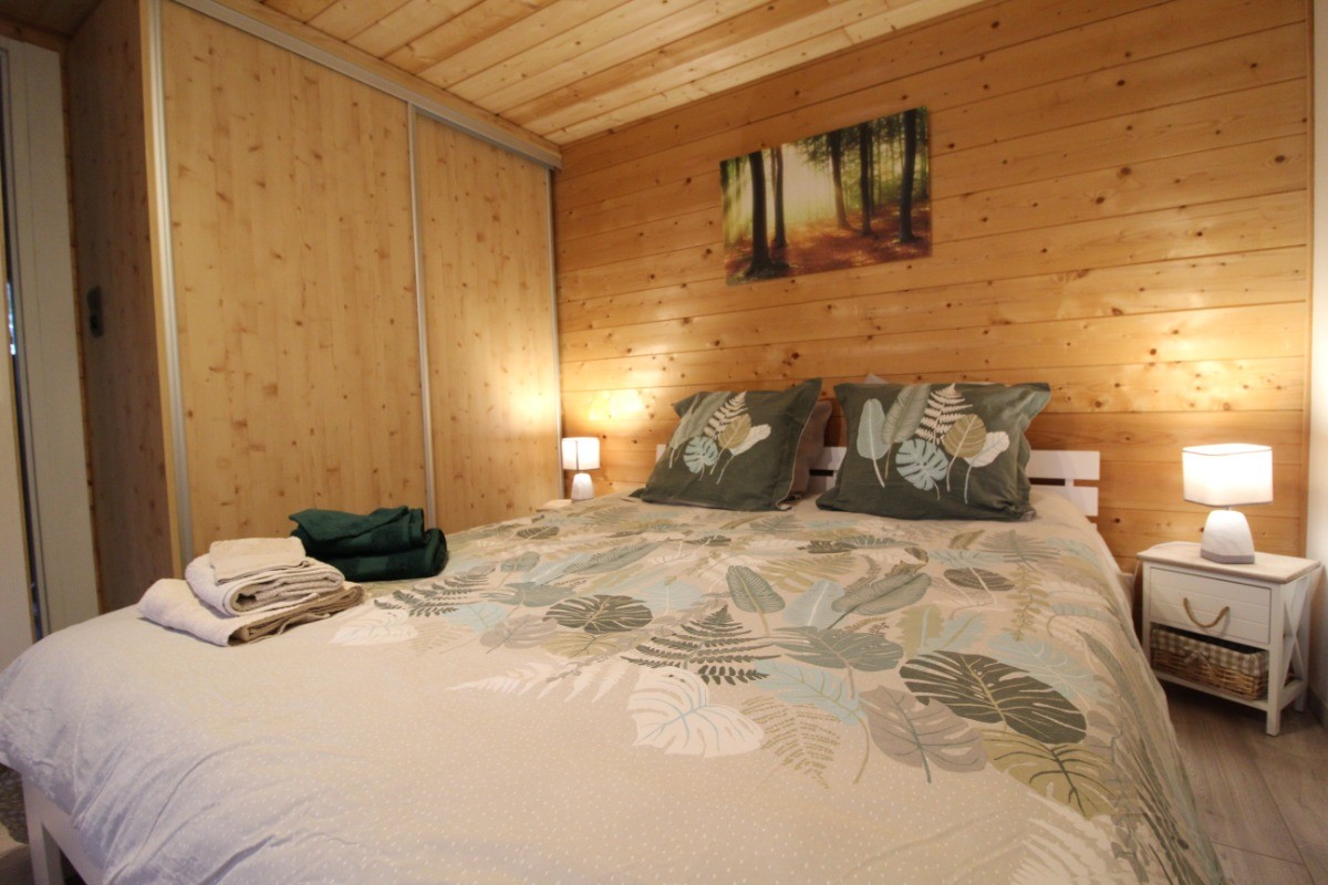 Chambre n°2 (lit 160x200) - Chalet des Sources