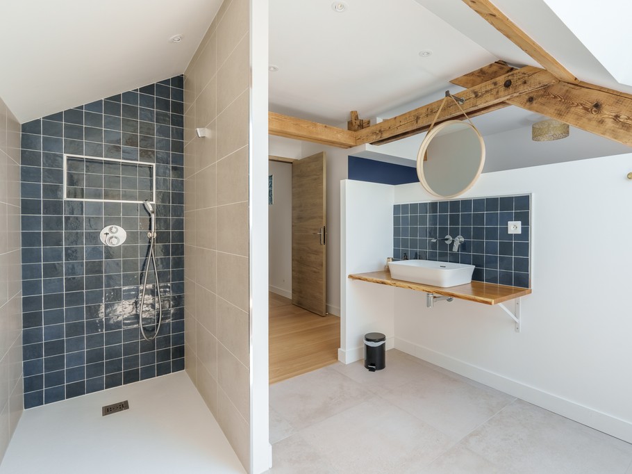 Chambre bleue à l'étage