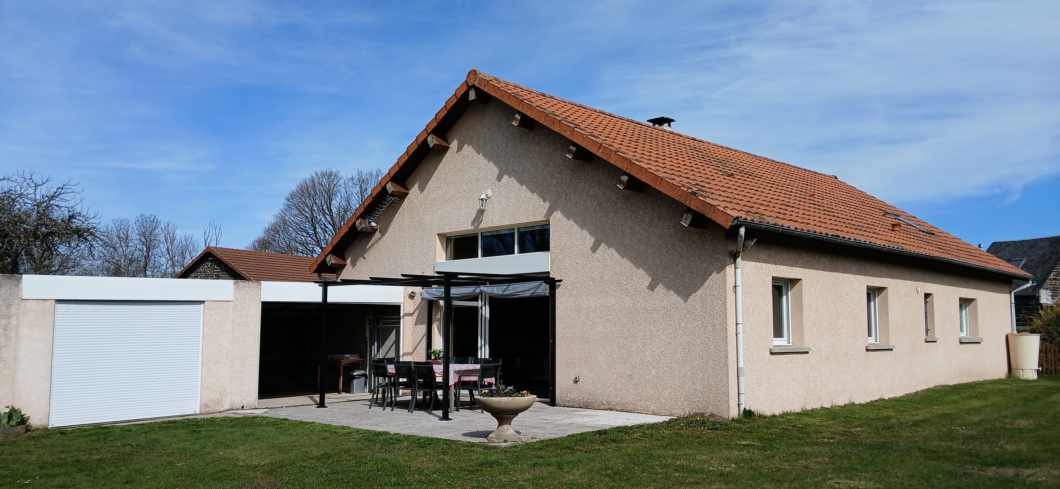 Gîte "Aupredubois", Saint Ours les Roches, Puy de Dôme, Extérieur