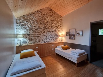 Chambre rez-de-chaussée Gite Manly  (3) avec salle de bain privative