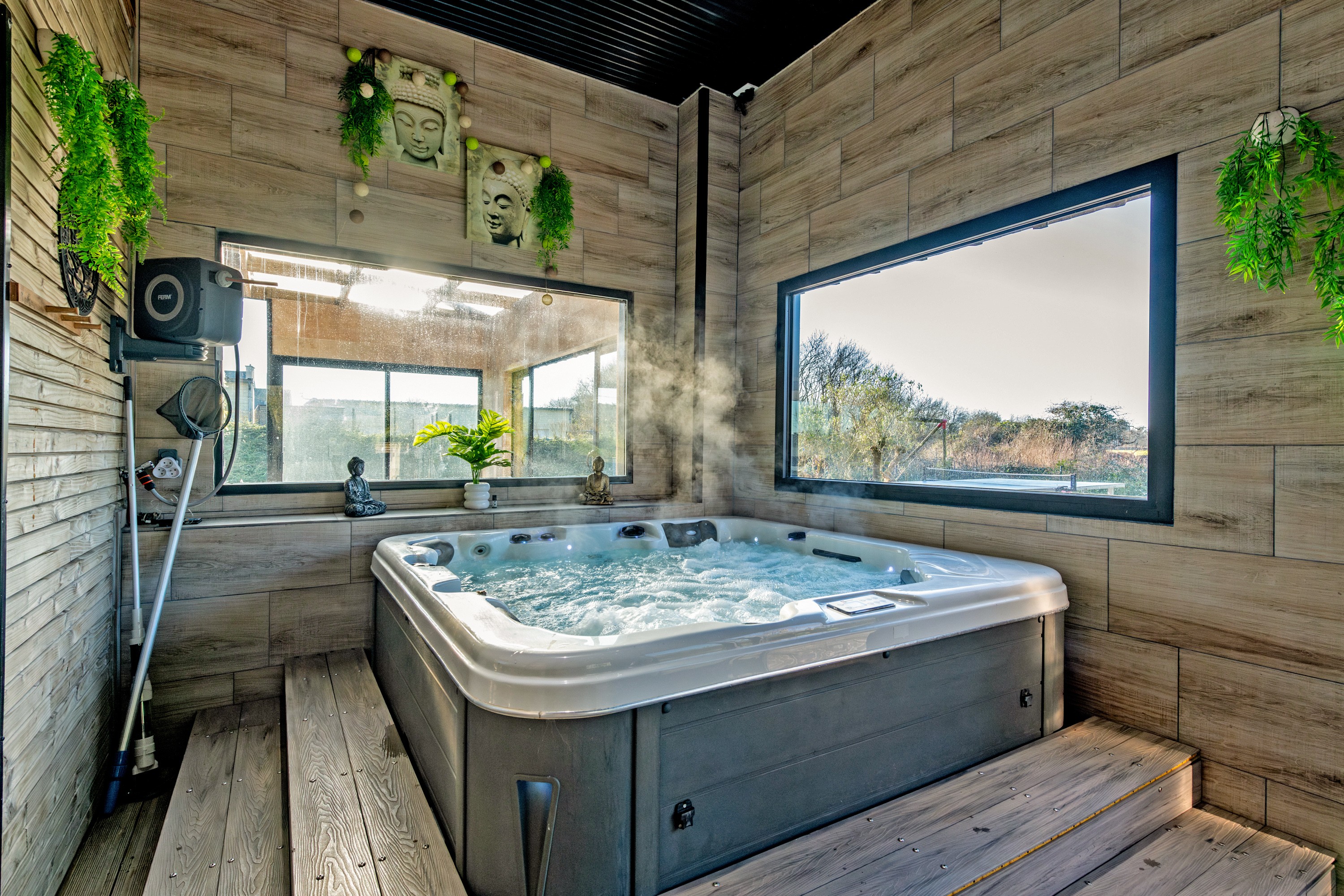 Spa, jacuzzi avec option éclairage nocturne. 6 personnes
