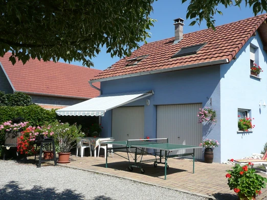 Terrasse + parking privé dans la propriété