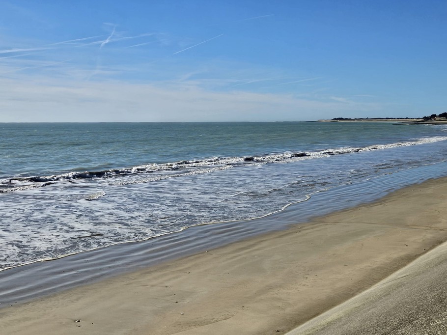 Sandy beach on the Ile de Ré
