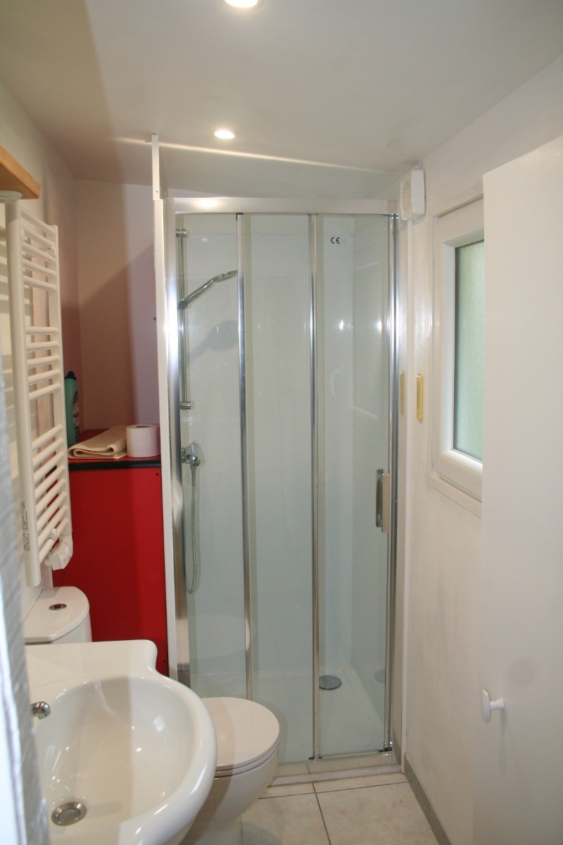 Le gîte "Randodo" pour 4 personnes, salle d'eau + WC, sèche serviette