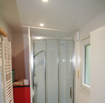 Le gîte "Randodo" pour 4 personnes, salle d'eau + WC, sèche serviette