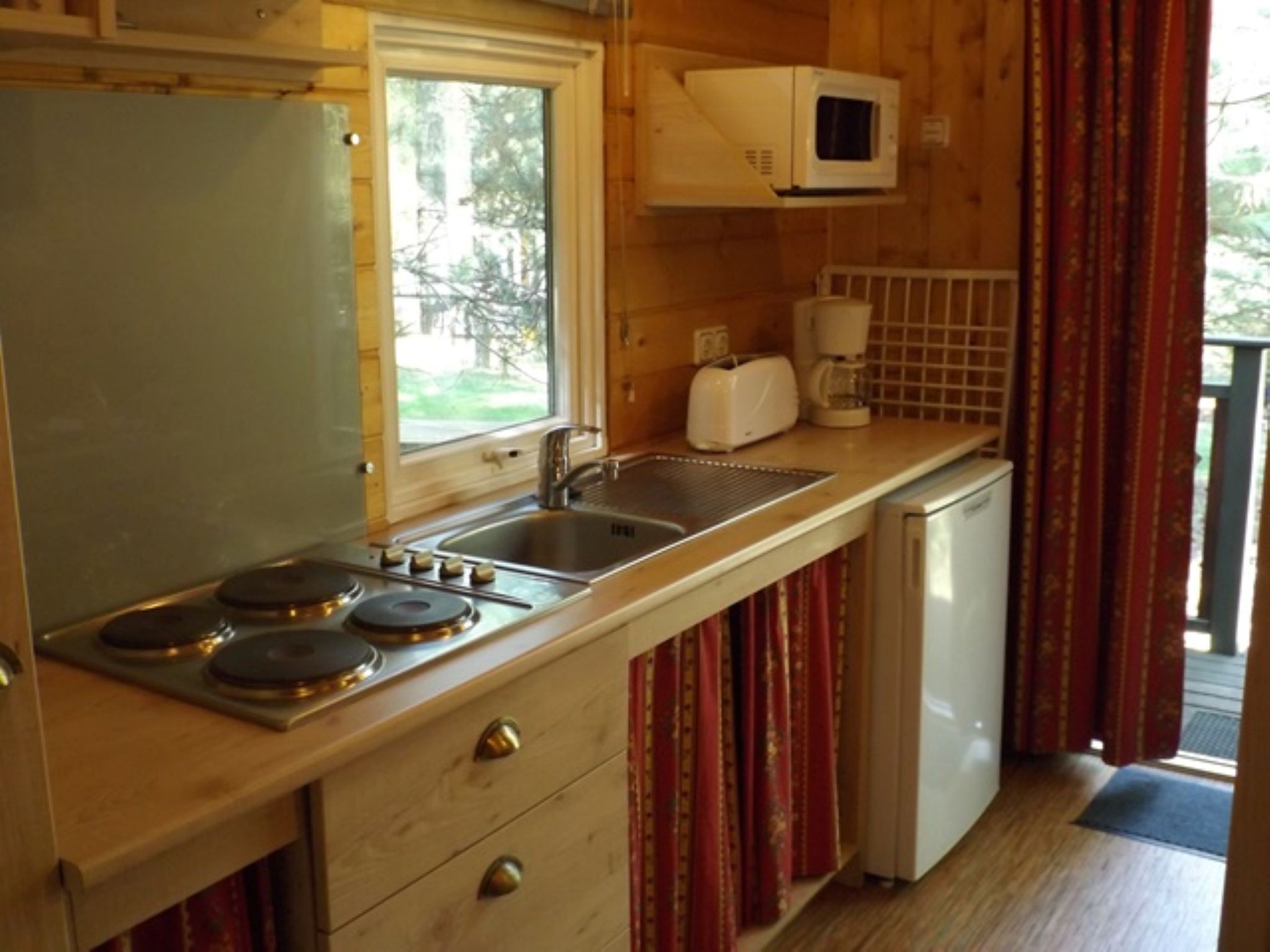 Roulotte des Lutins pour 4 personnes, à Défi Planet, à Dienné, Vienne