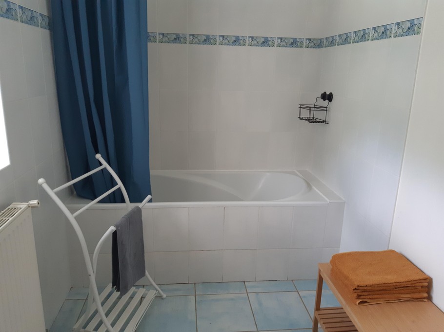 Bath and towels provided