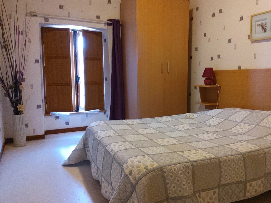 Chambre :1 lit 140/190