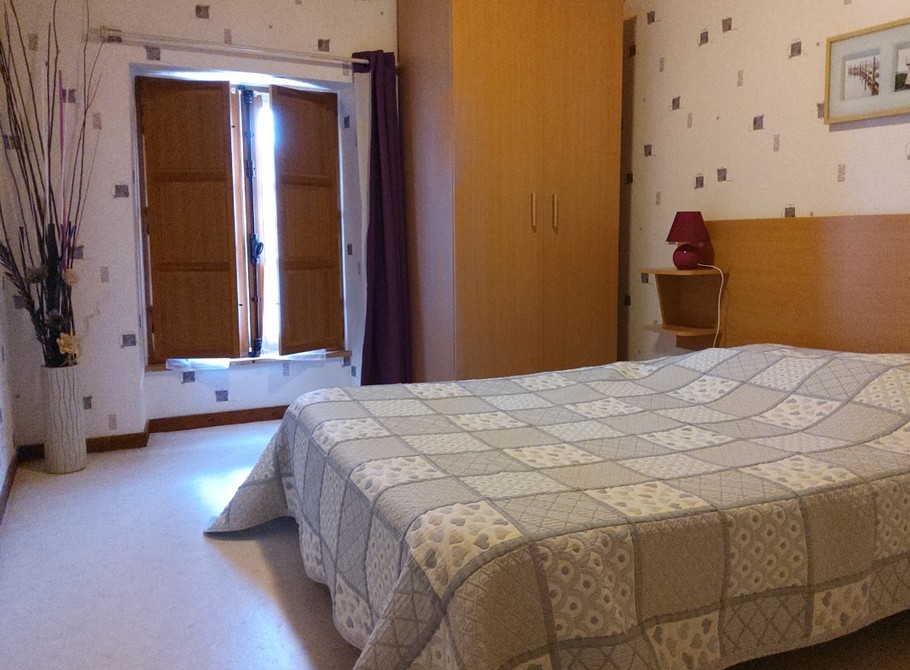 Chambre :1 lit 140/190